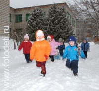 Белая зима, детские фотографии из фотогалереи «Дети играют