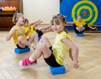йога для детей на физкультурных занятиях