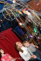 Мыльные пузыри, фотография с шоу мыльных пузырей в Москве, фотографии детей на авторском сайте детского фотографа