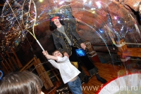 Дети на шоу мыльных пузырей, автор фотографии: Игорь Губарев