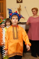 Прикольные детские костюмы, фото сделано на детском празднике