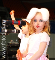Девочка в костюме зайчика, фотогалерея детской театральной студии