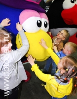 Дети со смешариками на выставке baby-time, на фото из фотогалереи детского праздника