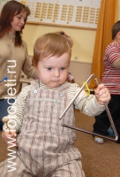 Музыкальный инструмент для маленьких детей, фотоизображения маленьких музыкантов