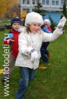 Догонялки на детской площадке, фото детей на сайте детского фотографа