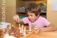 Любовь к шахматам с детского сада, на фото дети занимаются спортом