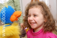 С помощью кукол-перчаток можно вызвать у детей много положительных эмоций, фотографии детей в авторском  фотобанке