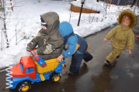 Зимние гонки на грузовиках, фото детей на сайте fotodeti.ru