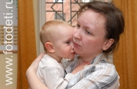 На фото ребёнок с мамой , фотография на сайте фотодети.ру