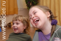 Дети взахлёб смеются, фотогалерея детской театральной студии