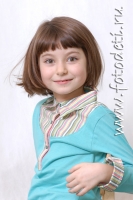 Студийный портрет девочки, забавные фотографии детей на сайте детского фотографа