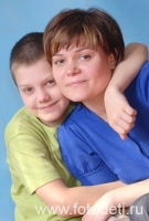 Мама с сыном-подростком , фотография на сайте фотодети.ру