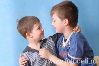 Студийные фото общающихся  детей , фотография на сайте fotodeti.ru