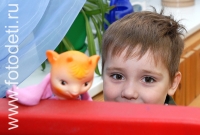 Мальчик с куклой-перчаткой лисой, фотогалерея детской театральной студии