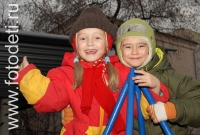 Покрытие детской площадки, фото детей в фотобанке fotodeti.ru