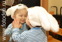 Зайчик у зеркала, фото сделано на детском празднике