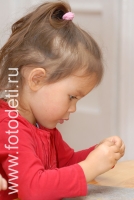 Ребёнок на занятиях лепки, фото ребёнка из галереи «Творческие занятия для детей