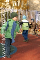 Подвижная игра с детьми, фото детей в фотобанке fotodeti.ru