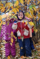 Прятки в лесу, фото детей на сайте fotodeti.ru