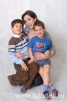Фотография, на которой малыш взаимодействует со своей мамой , фотография на сайте фотодети.ру