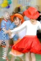 Танец девчонок в шляпах, тематика фото «Обучение детей танцам