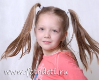 Блондинка с развивающимися волосами, забавные фотографии детей на сайте детского фотографа