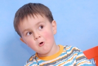 Эмоция удивления на фотографии ребёнка, фотография детского фотографа Игоря Губарева