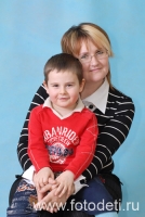 Фотография, на которой ребёнок общается вместе с мамой , фотография на сайте фотодети.ру
