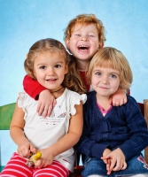 Во время портретных фотосессий в детском саду я обязательно фотографирую друзей и подружек вместе. Фото детей на фотопроекте Игоря Губарева.