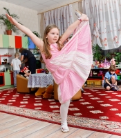 Дети любят демонстрировать свои достижения, а это порой бывает достаточно зрелищно. Фото детей на интернет-сайте Игоря Губарева.