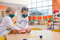 Юные врачи в детском саду.