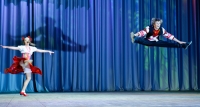 Танцы с высокими прыжками. Фотогалереи фотографий детей, сделанных в 2009 году.