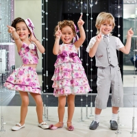 Модный показ детской одежды