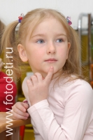 Фотография девочки, детский репортажный портрет