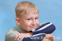 Портрет мальчика, сделанный в условиях передвижной студии, детский студийный портрет портрет