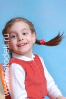 Студийный портрет девочки, детский студийный портрет портрет