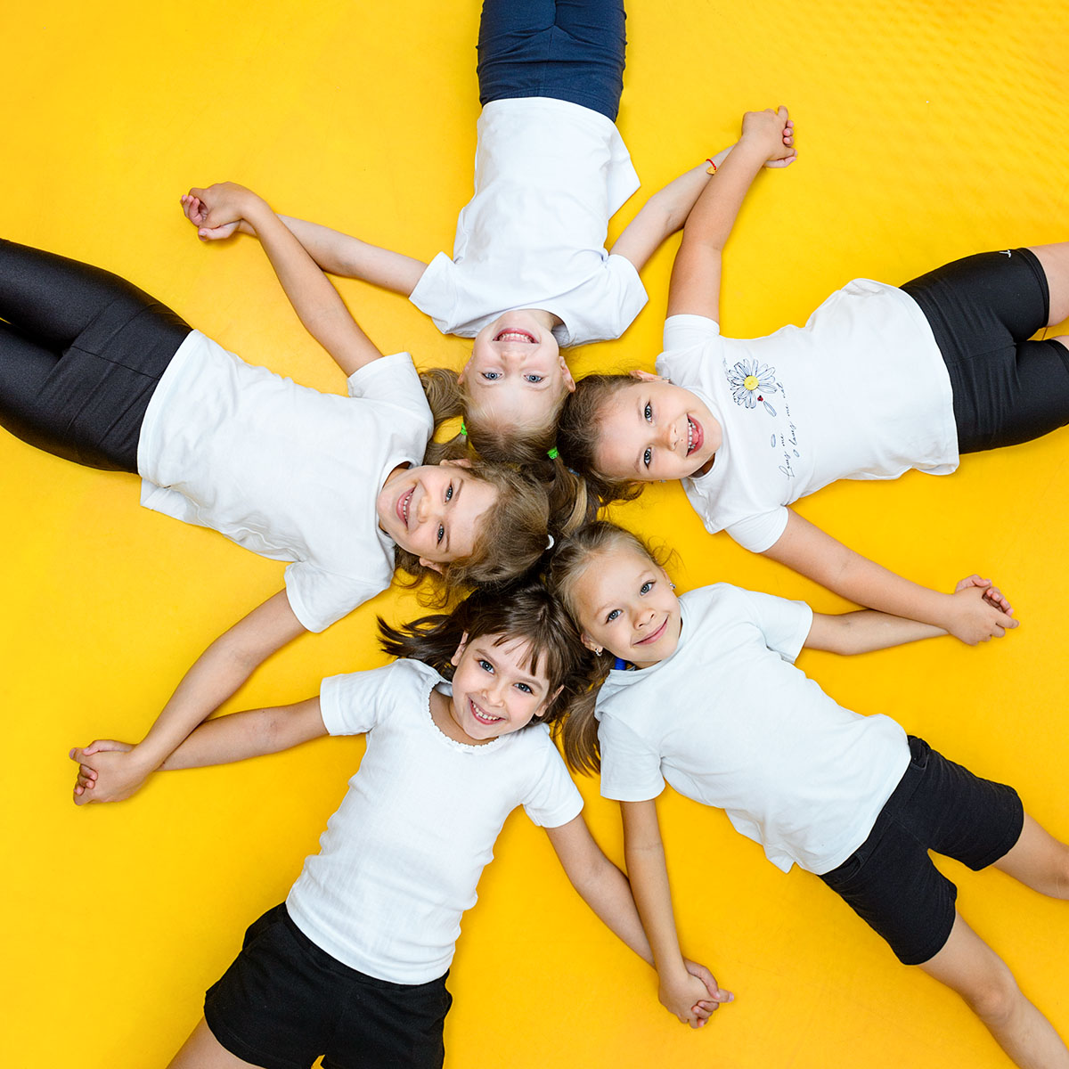 Фотосъёмка детей на физкультуре с верхних ракурсов. Как фотографировать детский спорт.
